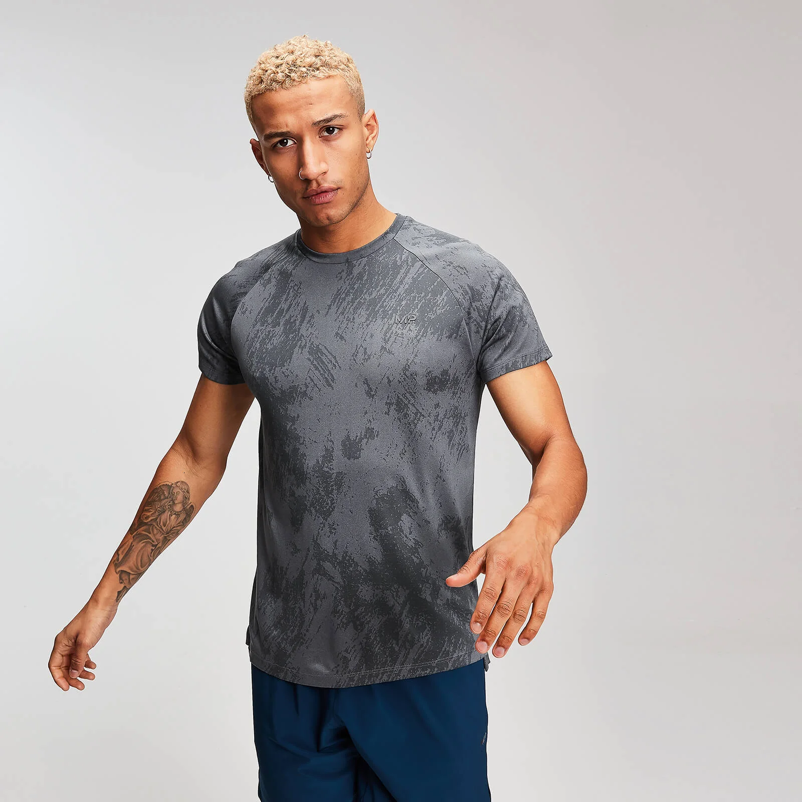 MP Men's Training Distressed T-Shirt - Carbon - XS Image 1